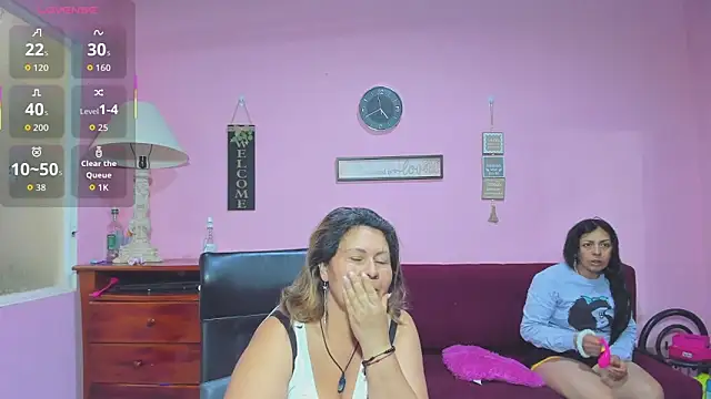 Snapshot of lesbiancuple chatting on October 7, 9:41 pm lesbiancuple online show from October 7, 9:41 pm