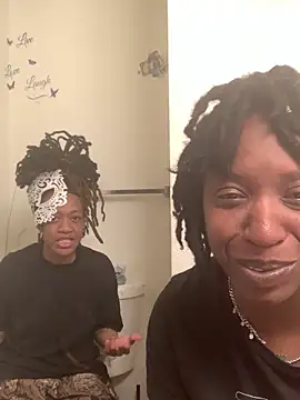 markquanna online show from April 18, 3:42 am