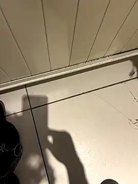 CrazzyChicks online show from November 29, 6:06 am