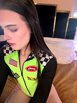 Snapshot of KarissaChantelle chatting on October 31, 6:12 pm KarissaChantelle online show from October 31, 6:12 pm