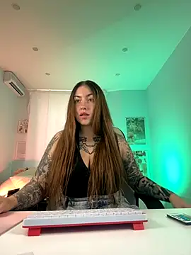 Snapshot of IvyHoney chatting on September 12, 9:18 am IvyHoney online show from September 12, 9:18 am