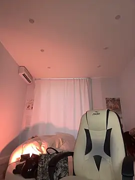 Snapshot of IvyHoney chatting on October 17, 11:24 am IvyHoney online show from October 17, 11:24 am