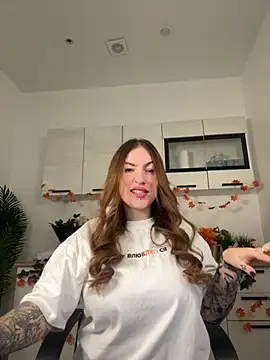 Snapshot of IvyHoney chatting on October 16, 8:06 am IvyHoney online show from October 16, 8:06 am