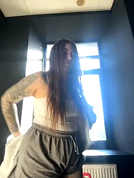 Snapshot of IvyHoney chatting on September 25, 9:19 am IvyHoney online show from September 25, 9:19 am