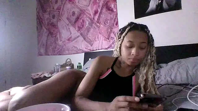 Snapshot of sexybribri@xh chatting on September 16, 4:20 am sexybribrixh online show from September 16, 4:20 am