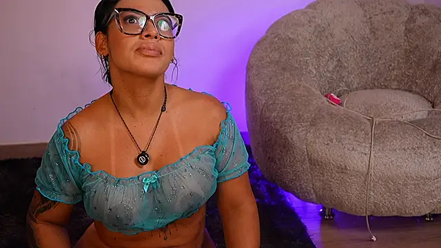 anyiled hot online show from February 4, 3:20 am