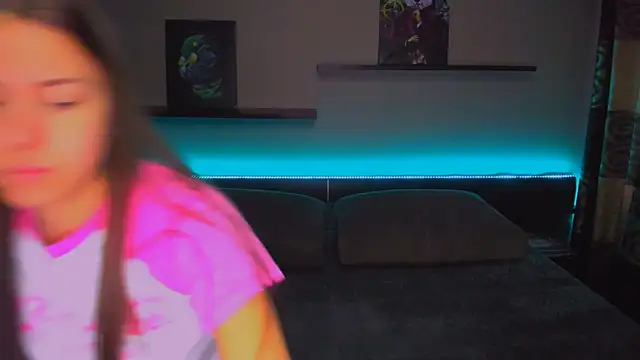 AlexaBarkley online show from October 31, 1:07 am