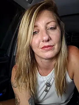 SheIsSomething online show from November 6, 2:50 am