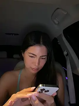 clairewntr online show from March 31, 9:26 pm