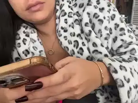 Snapshot of tbaexoxox chatting on September 15, 3:26 am tbaexoxox online show from September 15, 3:26 am