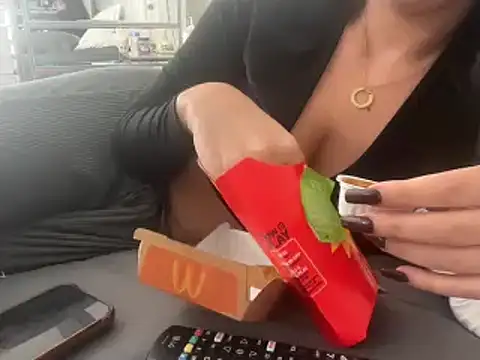 Snapshot of tbaexoxox chatting on October 9, 4:49 am tbaexoxox online show from October 9, 4:49 am