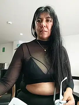 Snapshot of aisha_latina chatting on October 30, 5:03 pm aisha latina online show from October 30, 5:03 pm