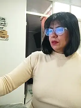 aisha latina online show from February 19, 4:06 pm