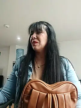 Snapshot of aisha_latina chatting on October 3, 4:34 pm aisha latina online show from October 3, 4:34 pm