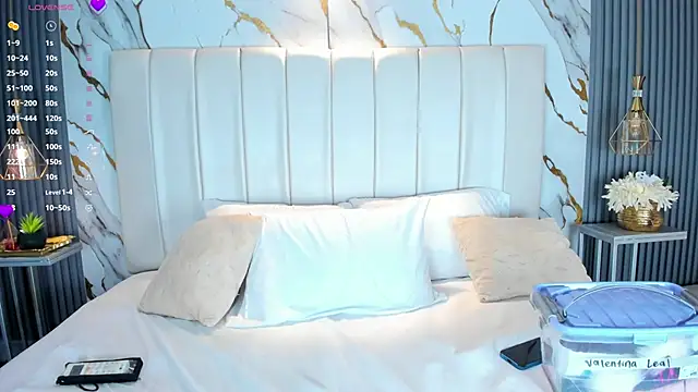 ValerieDiaz  online show from November 12, 12:25 pm