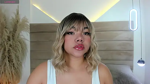 ValerieDiaz  online show from October 14, 12:08 pm