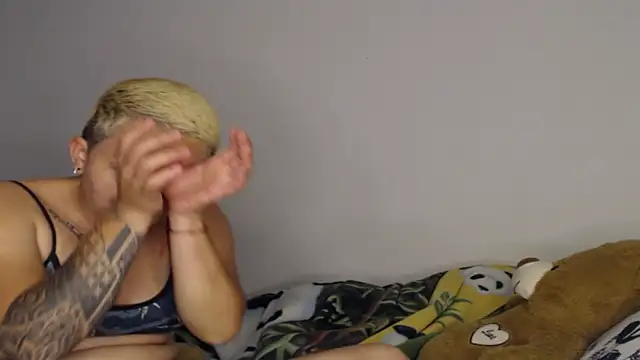 kathy luisa online show from February 3, 10:34 pm