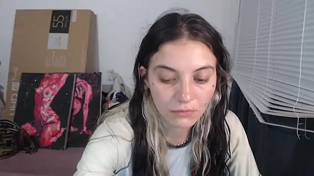 Snapshot of mariecam420 chatting on October 12, 8:17 am mariecam420 online show from October 12, 8:17 am