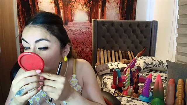 Snapshot of sofia23dirty chatting on October 31, 6:45 pm sofia23dirty online show from October 31, 6:45 pm