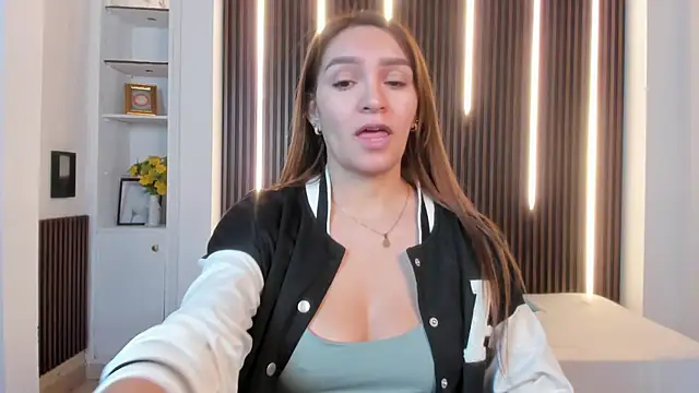 Snapshot of miataylorr1 chatting on September 22, 12:58 pm miataylorr1 online show from September 22, 12:58 pm