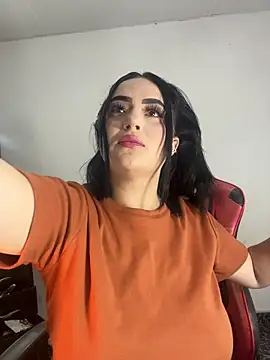 mia anyeli online show from November 5, 9:20 pm