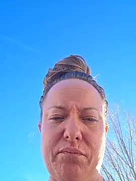 julimonroe online show from November 15, 10:00 pm