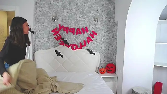 Snapshot of Mistress_Pamela chatting on October 31, 10:30 am Mistress Pamela online show from October 31, 10:30 am