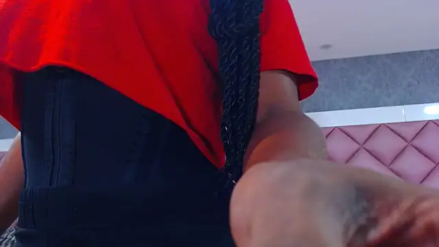 DanielaDuff online show from March 10, 7:40 pm