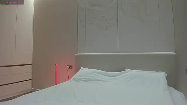 JenniferQueen11 online show from November 26, 11:00 am