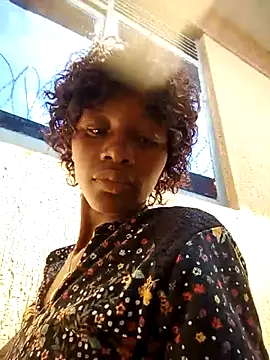 Petite li online show from December 21, 11:25 am