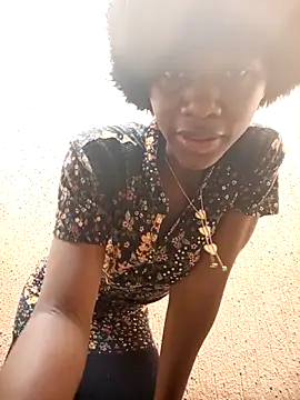 Petite li online show from January 6, 6:50 am