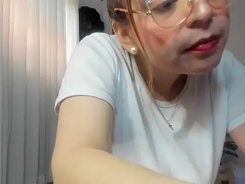 Snapshot of lorenitabella chatting on October 17, 7:39 pm lorenitabella online show from October 17, 7:39 pm