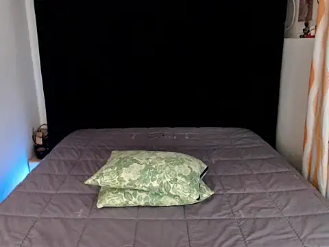 Snapshot of Angelic_Fuckerxxx chatting on September 27, 1:13 am Angelic Fuckerxxx online show from September 27, 1:13 am