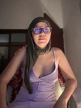 MatchedEyebrow online show from November 5, 9:42 pm