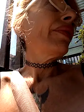 FrozenWaffle online show from February 18, 3:55 pm