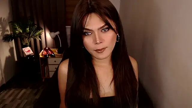 Snapshot of SweetieZeveey_ chatting on October 12, 8:11 pm SweetieZeveey online show from October 12, 8:11 pm