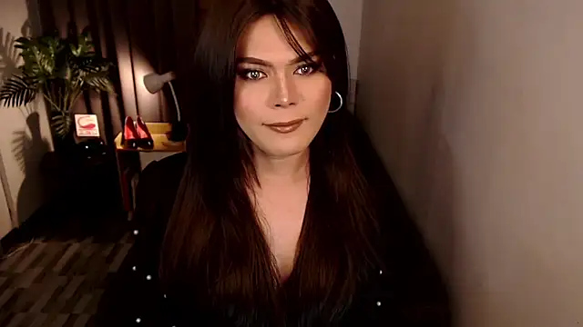 Snapshot of SweetieZeveey_ chatting on September 27, 8:16 pm SweetieZeveey online show from September 27, 8:16 pm