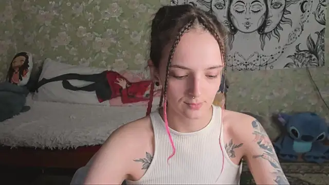 Cutie Adelia online show from February 28, 1:32 pm