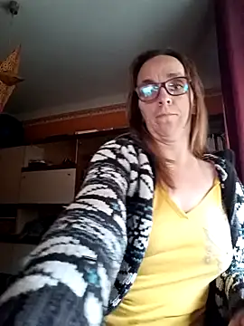 Dettybitch40 online show from October 5, 7:46 am