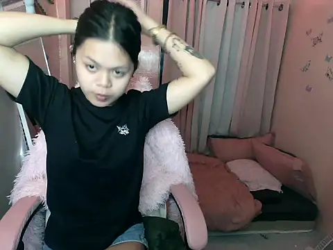 Snapshot of young_salsalita chatting on October 16, 1:14 pm young salsalita online show from October 16, 1:14 pm