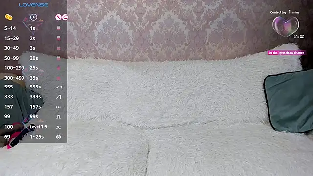 XLindaMilfX online show from October 9, 8:35 pm