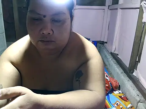 Snapshot of xxbigboootyxx chatting on October 18, 5:21 am xxbigboootyxx online show from October 18, 5:21 am