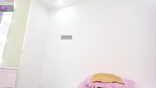 karlyn angels online show from November 14, 9:15 pm