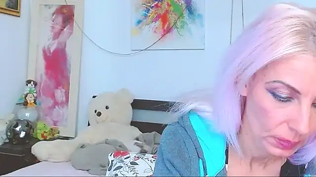 Snapshot of HoneyLara chatting on October 2, 3:22 am HoneyLara online show from October 2, 3:22 am