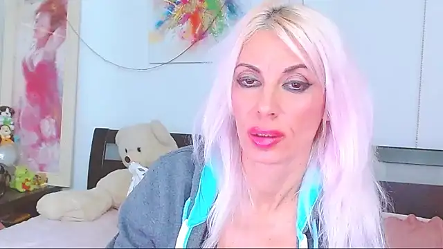 Snapshot of HoneyLara chatting on October 8, 10:14 pm HoneyLara online show from October 8, 10:14 pm