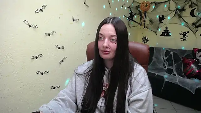 Snapshot of MilanaPrice chatting on October 19, 5:26 pm MilanaPrice online show from October 19, 5:26 pm