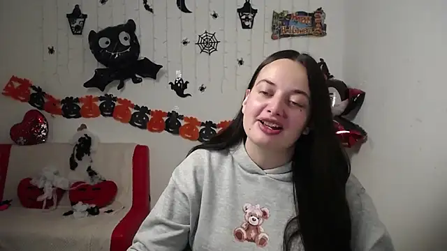 Snapshot of MilanaPrice chatting on October 30, 6:53 pm MilanaPrice online show from October 30, 6:53 pm