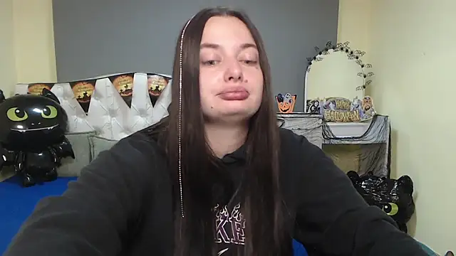 Snapshot of MilanaPrice chatting on November 2, 8:07 am MilanaPrice online show from November 2, 8:07 am