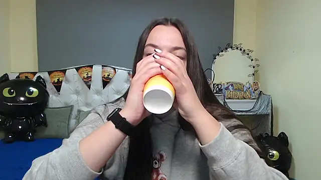 Snapshot of MilanaPrice chatting on October 24, 5:14 am MilanaPrice online show from October 24, 5:14 am