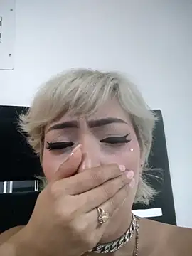 Snapshot of xGenesis_Miller_ chatting on October 31, 7:45 am xGenesis Miller online show from October 31, 7:45 am